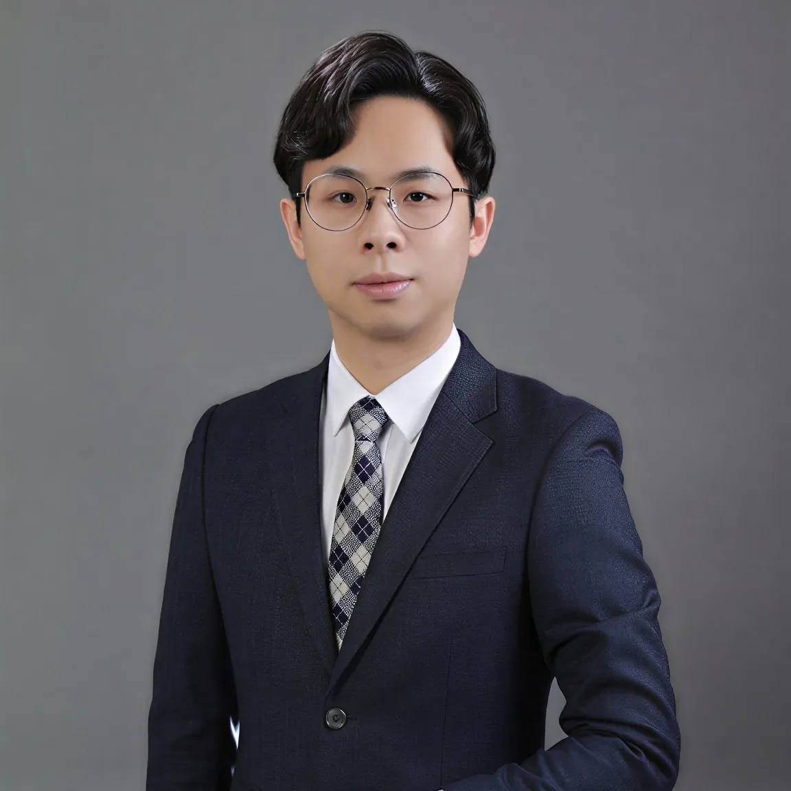 楊哲睿律師 Ray 西裝形象照